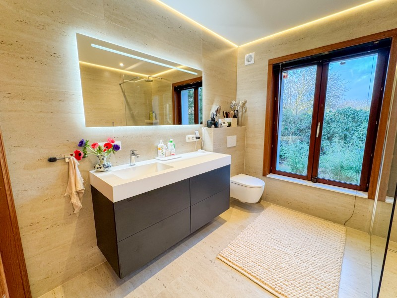 Klassieke badkamer naar warme spa-look