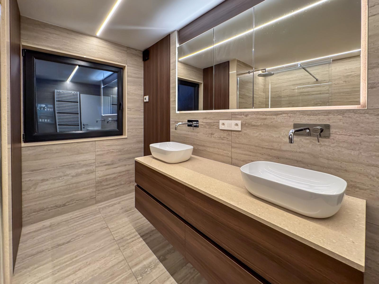Moderne badkamer door Duran Sanitair